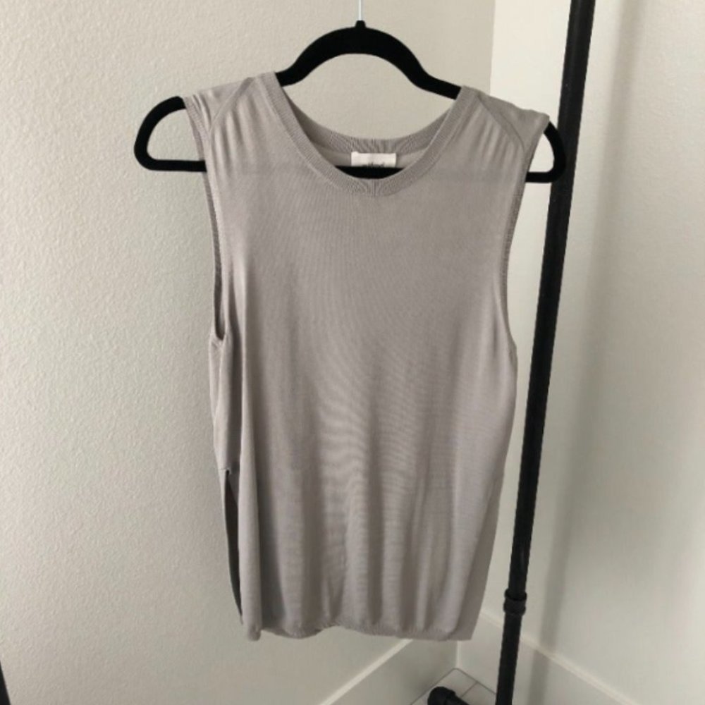 Aritzia Wilfred Palmier Sweater, light grey, Size Medium